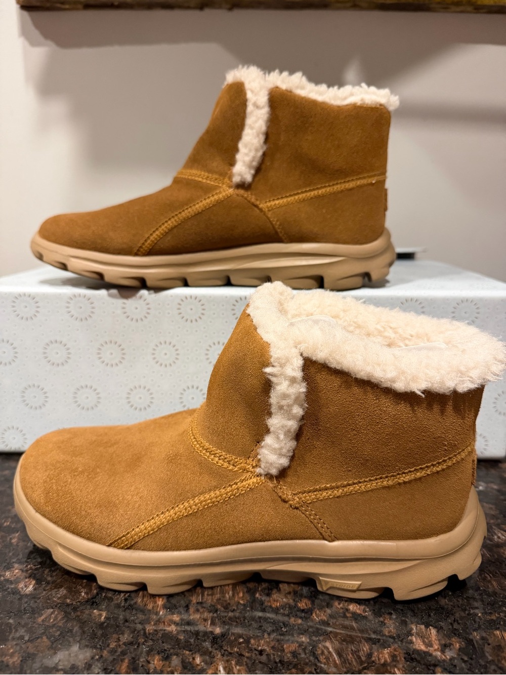 Sketchers On The Go Suede Boots SIZE 7